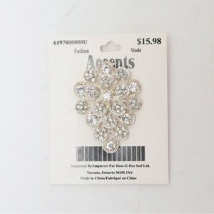 NWT Floral crystal brooch white silver tone retro flower grape vine new light